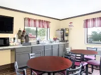 Super 8 by Wyndham Douglas - breakfast