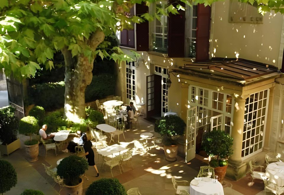 hotel overview picture