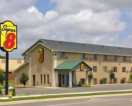 Super 8 by Wyndham Willmar Hotels in Willmar