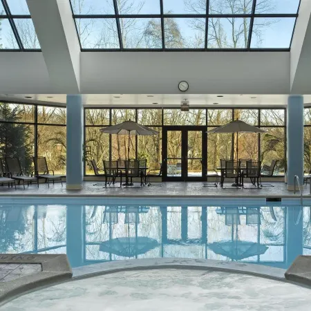 Hilton East Brunswick Hotel & Executive Meeting Center