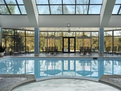 Hilton East Brunswick Hotel & Executive Meeting Center