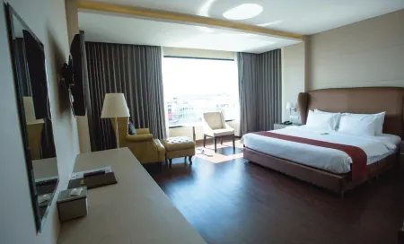 The Cheewin Hotel and Convention Отели в г. Чам Пхэ