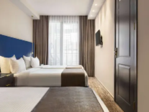 Ramada by Wyndham Tbilisi Old City Hotéis em Tbilisi