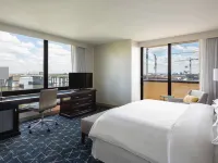 Sheraton Norfolk Waterside Hotel Hotel di Norfolk