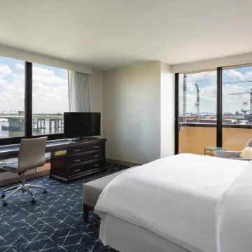 Sheraton Norfolk Waterside Hotel