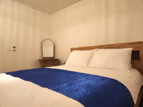 Seoul Seochon Sarangbang Hanok Pension Hotels in Seochon