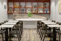 SpringHill Suites Orlando Convention Center/International Drive Area - breakfast