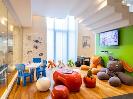 Novotel Brussels City Centre Отели рядом с достопримечательностью «Musee Wiertz»