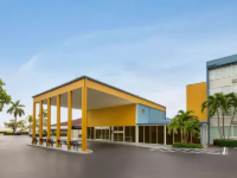 เอ็นวิชั่น โฮเทล ไมอามี อินเตอร์เนชั่นแนล แอร์พอร์ต โรงแรมในไมอามี