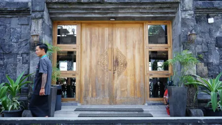 Candhari Heaven Suite Villa Отели в г. Prambanan