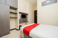 RedDoorz Plus @ Grace Residence Surabaya Các khách sạn ở Sambikerep