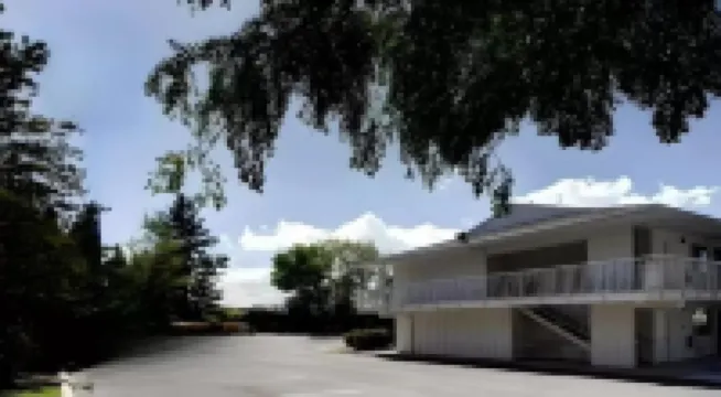 Super 8 by Wyndham Woods Cross/Salt Lake City North