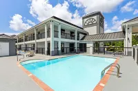 Econo Lodge Inn & Suites Ocean Springs - Biloxi Hotels in Gulf Hills