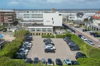 Hotel de Baak Seaside - parking