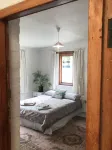 Awesome room in surf house - プール