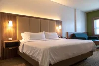 Holiday Inn Express & Suites Ensenada Centro Hotel dekat Avenida Lopez Mateos