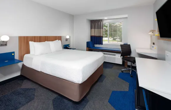 簡斯維爾麥客達套房酒店