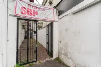 RedDoorz @ Jalan Sei Batang Hari Medan Hotels in Babura Sunggal