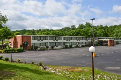 Wingate by Wyndham Lake George فنادق في ليك جورج