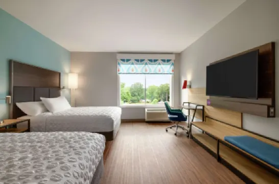 Tru by Hilton Charlotte Tyvola I-77 Hotels near Park Square