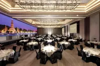 Crowne Plaza Lombard Downers Grove Hotels in Glen Ellyn