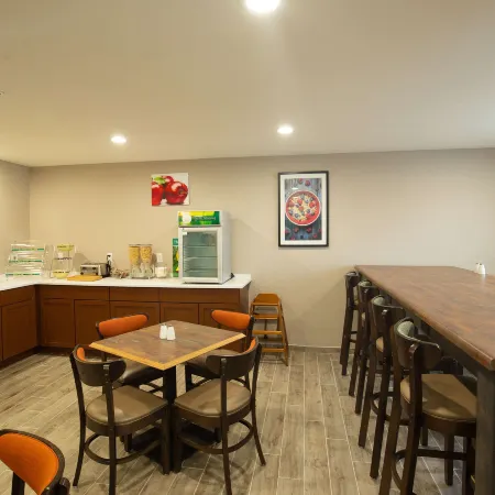 Quality Inn & Suites Hammond Near I-8090