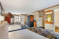 Super 8 by Wyndham Lake George/Downtown - balcony