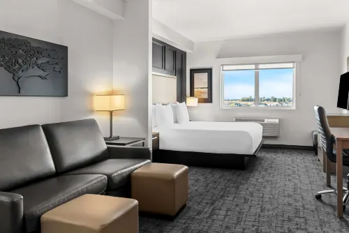 Best Western Plus Winkler Hotels in Morden