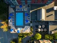 Hilton Whistler Resort & Spa - Rooftop Pools