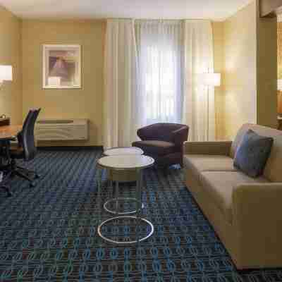 Fairfield Inn & Suites Belleville Rooms