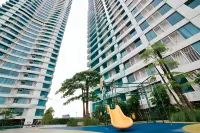 Grand Kamala Lagoon by Bonzela Property Hotels in South Bekasi