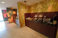 Fairfield Inn & Suites Bowling Green - breakfast