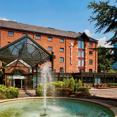 Manchester Marriott Victoria & Albert Hotel Отели рядом с достопримечательностью «Каслфилд»