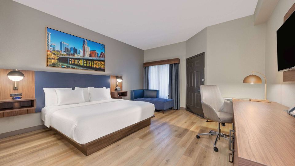 La Quinta Inn & Suites by Wyndham Dallas DFW Airport North