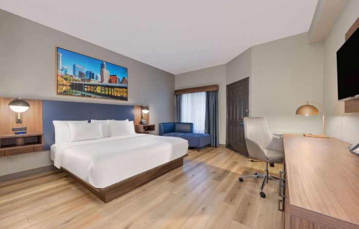 La Quinta Inn & Suites by Wyndham Dallas DFW Airport North