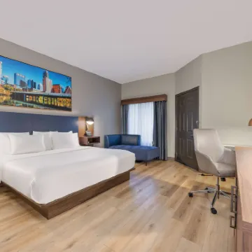 La Quinta Inn & Suites by Wyndham Dallas DFW Airport North Hotels near T.J. Maxx & HomeGoods