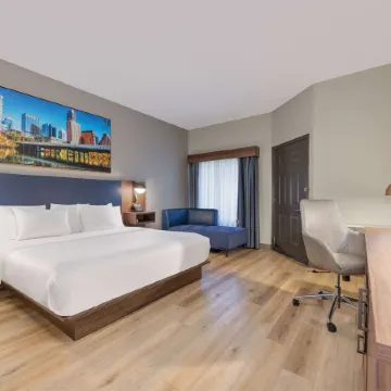 La Quinta Inn & Suites by Wyndham Dallas DFW Airport North