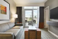 Embassy Suites by Hilton Greenville Downtown Riverplace Các khách sạn gần Roper Mountain Science Center
