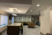 康特里套房酒店 - 由麗笙酒店管理，LSU/醫療走廊 - 早餐