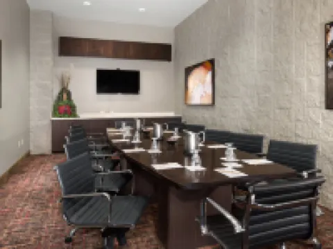 DoubleTree by Hilton Lawrence Hoteles en Lawrence