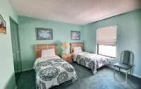 Beach Breeze: 2B/2B, 4th Floor with Impressive Coastline View