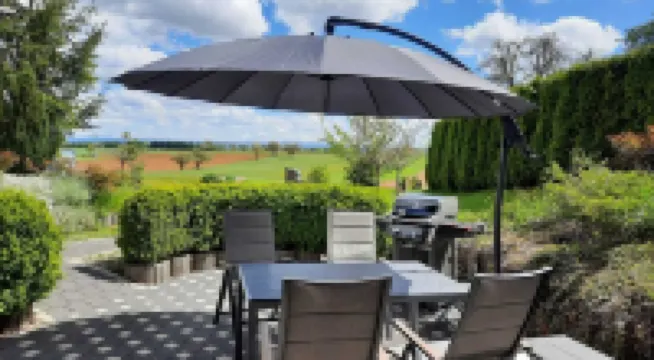 Ruhige und Sonnige Ferienwohnung mit Eigener Terrasse und Aussicht in die Natur 蘇爾茨酒店