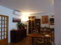 Apartment on the edge of the old town, 2.3 km from the beach. Hotels in Argeles-sur-Mer