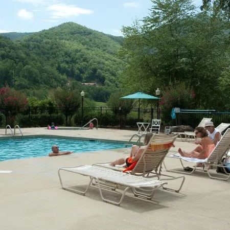 Finely Appointed Mtn Condo in Gated Resort, Only 4 Steps to get in, GREAT VIEW!