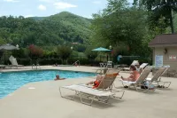 Finely Appointed Mtn Condo in Gated Resort, Only 4 Steps to get in, GREAT VIEW! - Pool
