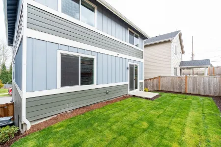 Luxurious 3 story new construction near Seattle!