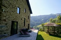 Charming gîte with SPA / Jacuzzi Lodge in the Basque Country Hotels in Auñamendi