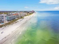 New Luxury PENTHOUSE Beach Condo with Pool and Water Views!