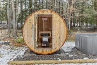 Mountain Escape/Hot Tub/Sauna/Firepit/Beach Access