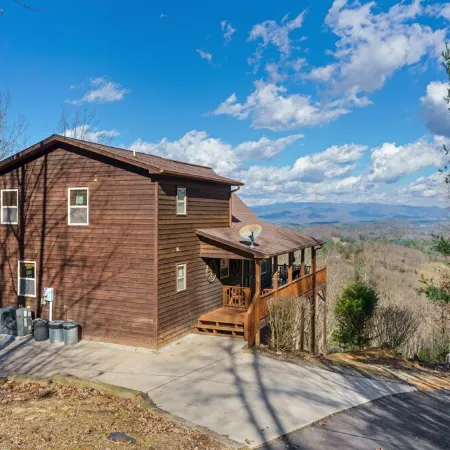 Private Mountain Cabin Retreat 1.5 acres, Amazing Views, Hot Tub, STARLINK Wifi
